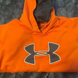 Under Armor sweatshirt